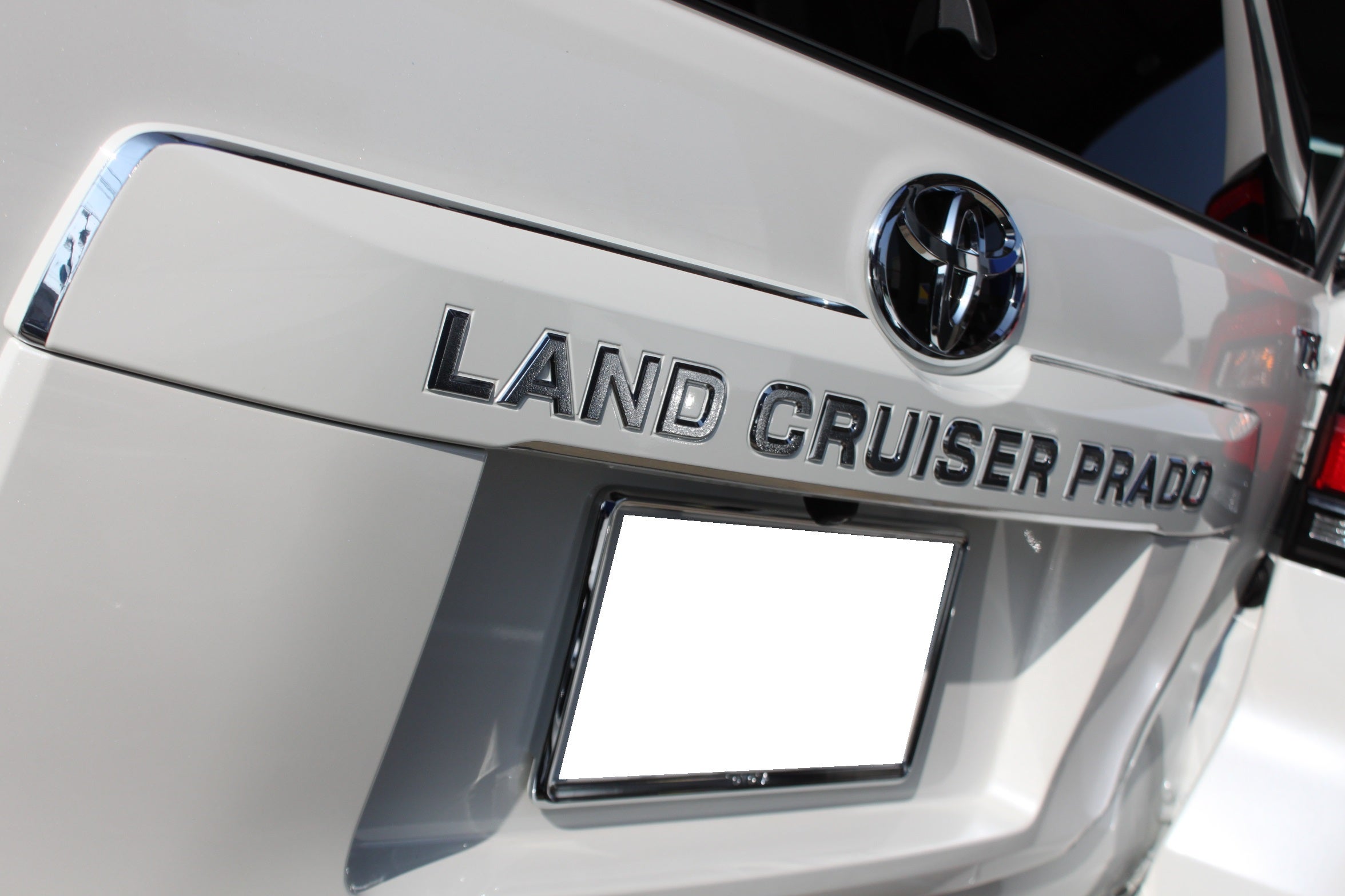 ランドクルーザー プラド 150 後期 リアガーニッシュ ホワイトパール
