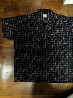 クリームソーダ PINK DRAGON幾何学模様 半袖シャツ - メルカリ