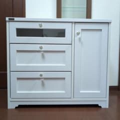 ホワイトキャビネット 3引き出し クリスタル取っ手 - メルカリ