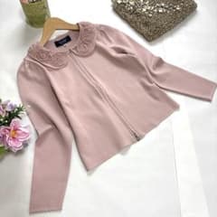 エムズグレイシー2025 フラワー衿ジップニットカーディガン 38 ピンク