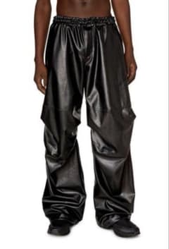 美品】ディーゼル Dロゴ付ダーツ加工エコレザーパンツ D-MARTY-LTHF