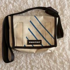 FREITAG F11 LASSIE 小さな英字入り - メルカリ