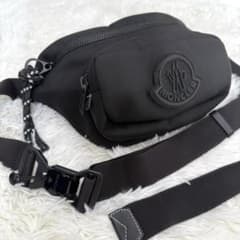 Kazuhiro505様✨MONCLER ボディバッグ ウエストポーチ - メルカリ