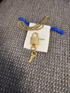 極美品ルイヴィトン パドロック カデナ ネックレス チェーン付き