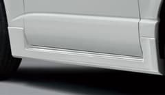 ハイエース 新品モデリスタ（右側のみ）サイドスカート - メルカリ