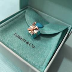 ティファニー ブルーボックス チャーム プレゼント 箱 シルバー