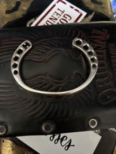 マ*ん様 HOSANNA ホザーナ ドリルド バングル ブレスレット テンダーロ