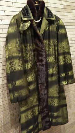 PRADA キラキラビジュー デンマーク産ミンク付 中綿 コート - メルカリ