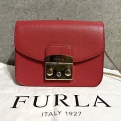 FURLA レッド チェーン ショルダーバッグ メトロポリス - メルカリ