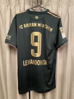 年末限定特価/正規品】バイエルン 4thユニフォーム レヴァンドフスキ