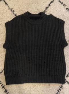 u*i様 cristaseya クリスタセヤ 3yarns Gilet ニットベ - メルカリ