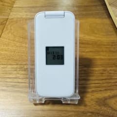 ドコモ らくらくホン F-01M ホワイト通電確認済 初期化済 - メルカリ