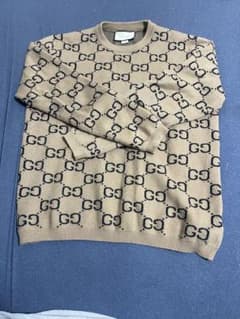 GUCCI GGロゴ ベージュニットセーター L - メルカリ