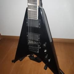 Jackson King V ピックアップemg交換済み！ - メルカリ