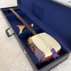 三味線 民謡三味線 中棹 東さわり付き 紅木胴 ハードケース付き - メルカリ