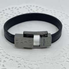 サンローラン レザーバングル ブラック マグネット式 - メルカリ