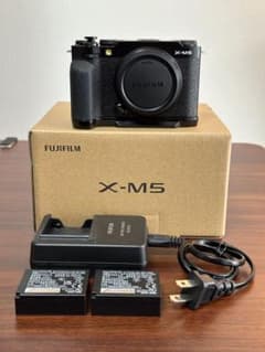 美品】 FUJIFILM X-M5 グリップ・充電器・バッテリー2個 - メルカリ