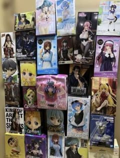 箱凹み、破れ、色褪せあり] プライズフィギュア 27体 - メルカリ