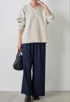 ビアズリー ⭐️セール中 アイボリーファーニットVネックプルオーバー