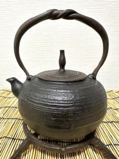 未使用、保管品 南部佐秋鋳造所 佐藤守臣造 捻鉉 糸目 南部鉄瓶 南部