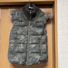 げんごろう丸様•*¨*•.¸♬︎美品 TATRAS 迷彩柄 フード付きダウンベスト