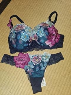 ワコール サルート Salute 03グループ F75 Lショーツ - メルカリ