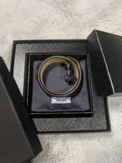 アメックスセンチュリオンカード限定 PRADA ブレスレット型