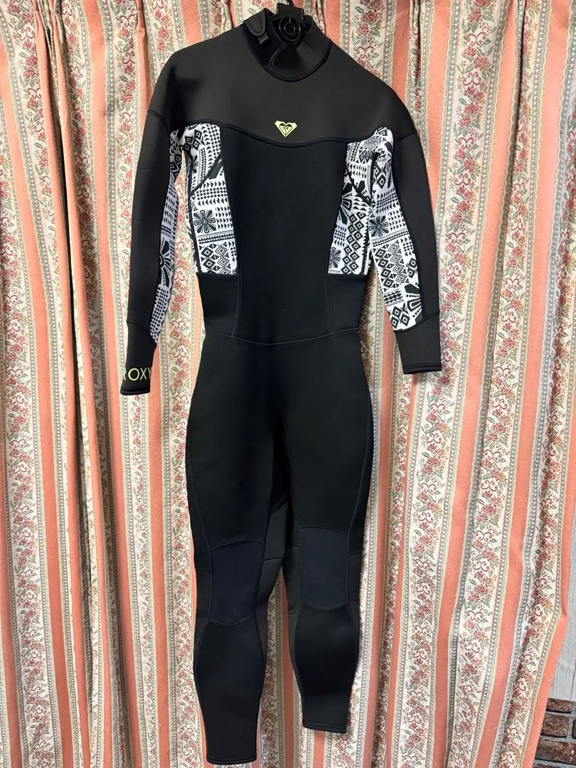 2026年最新】ウエットスーツ roxyの人気アイテム - メルカリ
