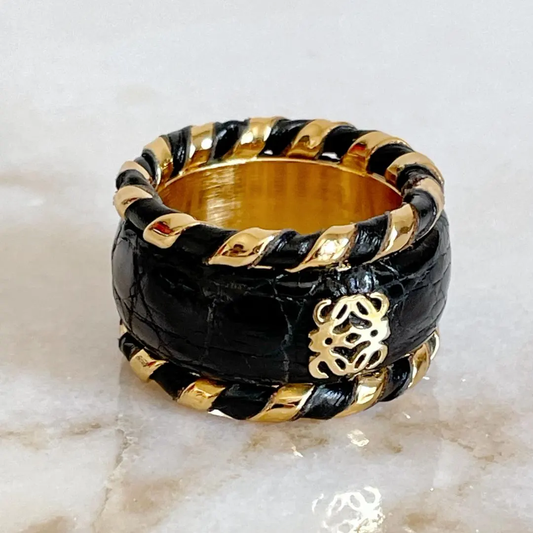 2026年最新】ロエベスカーフリングの人気アイテム - メルカリ