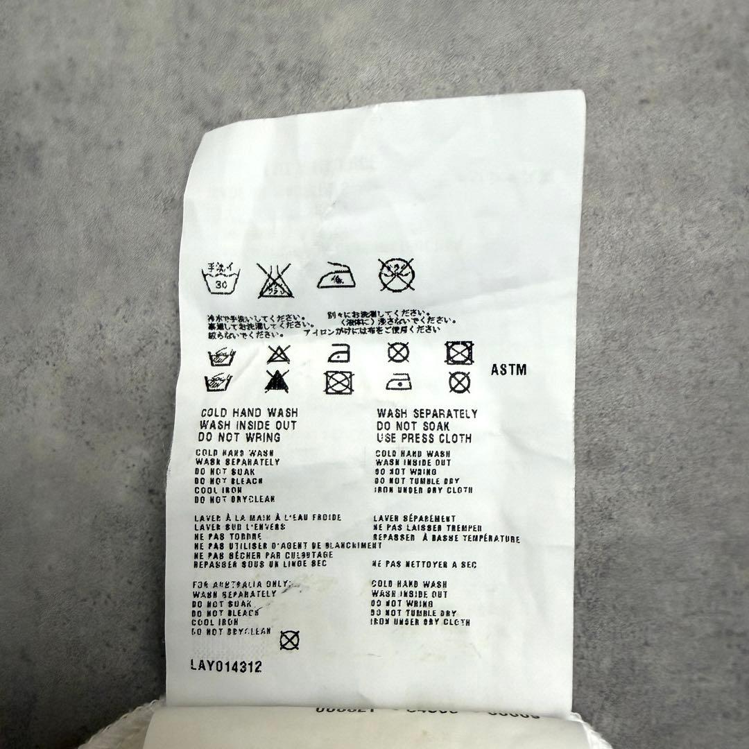 PRADA】VネックTシャツ ホワイト アートパッチデザイン L - メルカリ