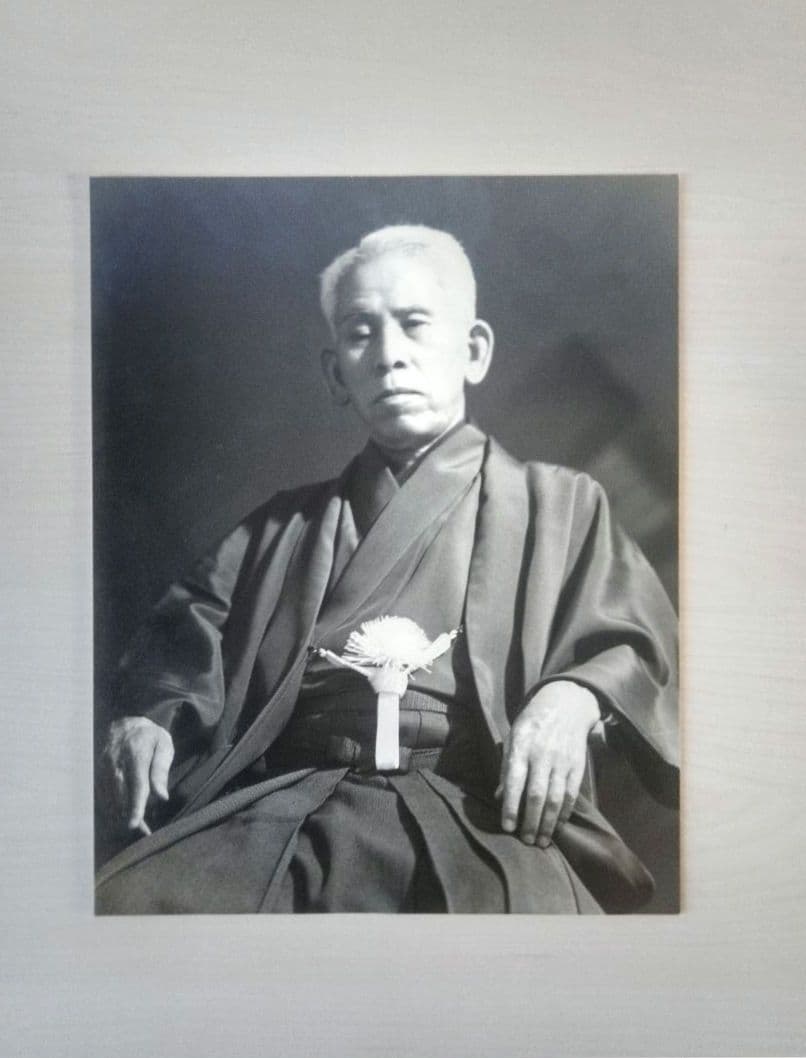 A 岡田茂吉 御写真 縦27.5cm横21.5cm 世界救世教 希少品 - メルカリ