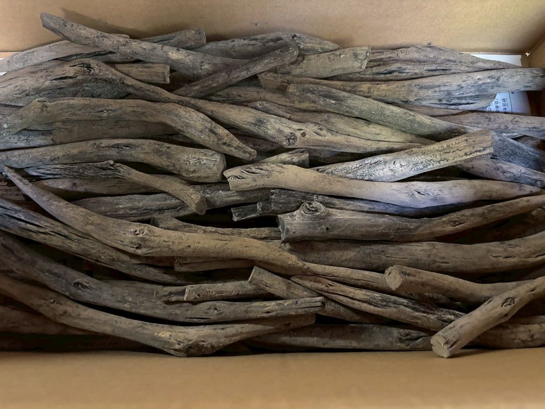 紀州備長炭　白炭　馬目細丸　箱15kg 紀州備長炭 15kg 馬目小丸 | 紀州 陸海喰