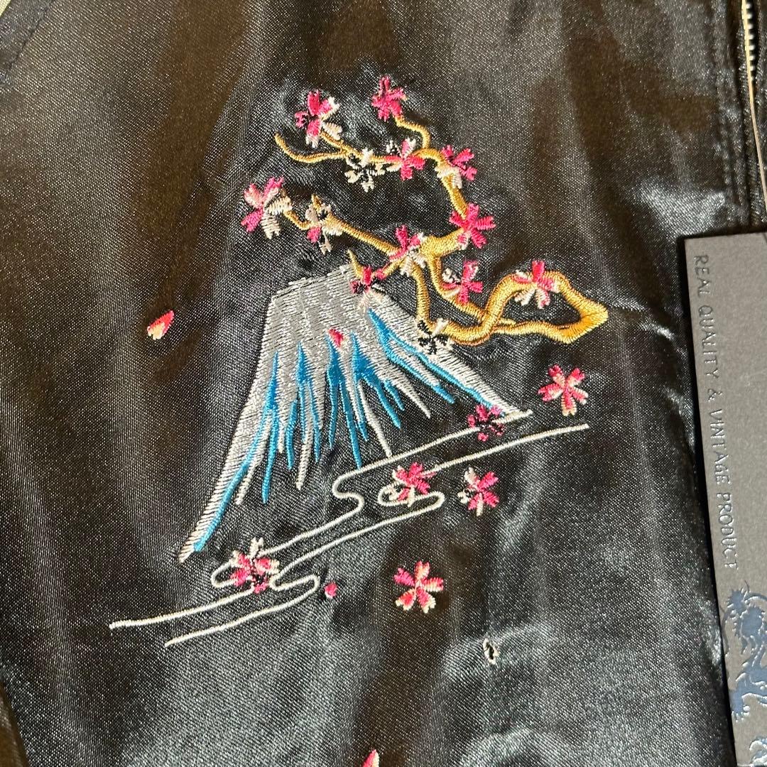 新品未使用】刺繍スカジャン和柄 黒金M〜Lサテン 桜 富士山 五重塔