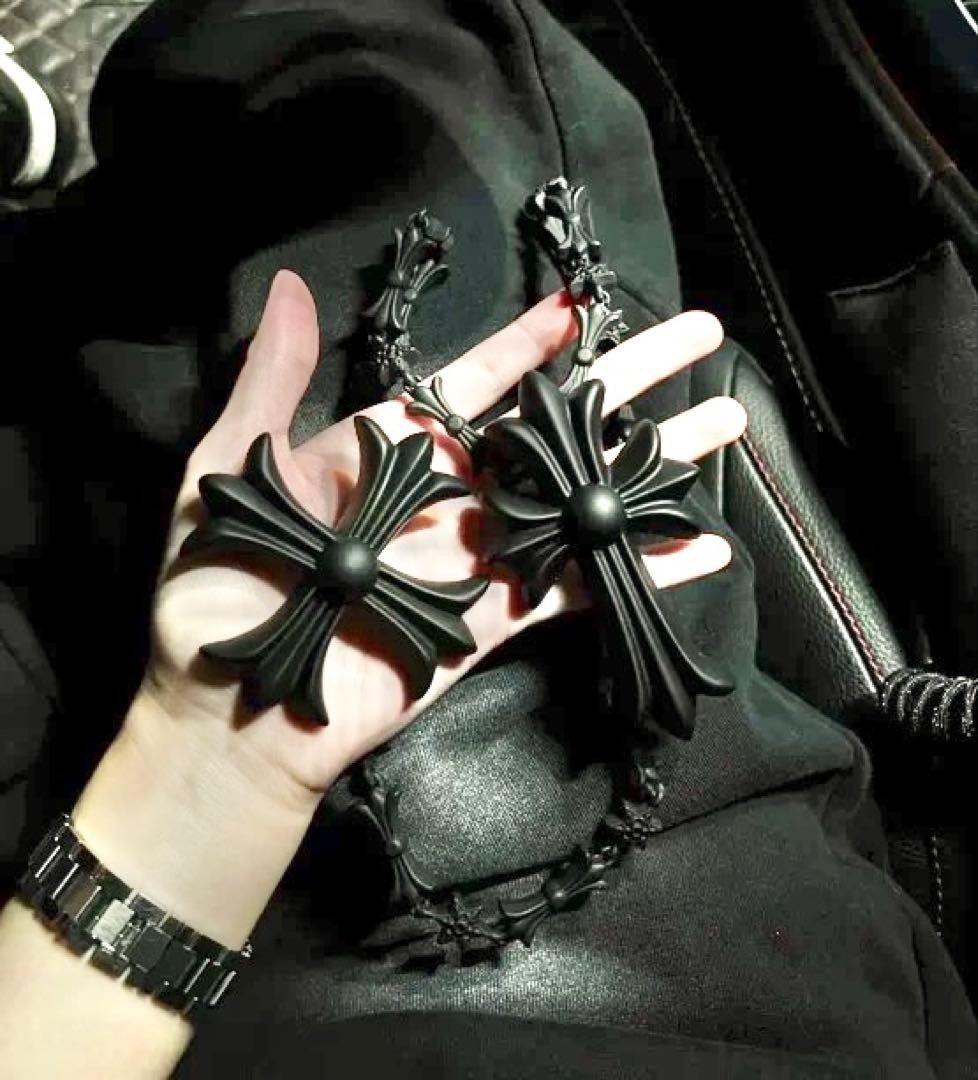 バカデカFAKE HEARTSクロスブラック 十字架 ネックレス　クロムハーツ バカデカFAKE HEARTSクロスブラック 十字架 ネックレス クロムハーツ