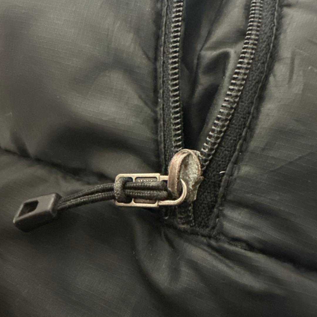 《patagonia》 パタゴニア (XS) フード付きダウンジャケット 難あり