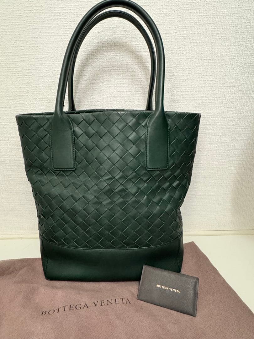 ボッテガヴェネタ 編み込みトートバッグ ボッテガ・ヴェネタ“編み込みレザー”のトートバッグ、ボルドー