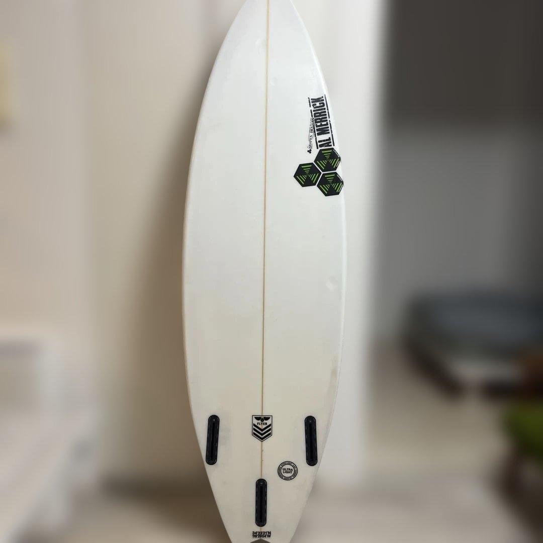 アルメリック NEW FLYER 5’8 25.0l （futureフィン付き）