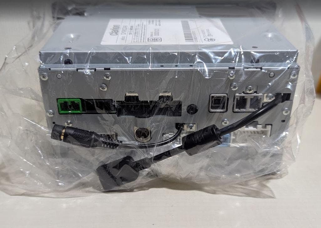 け*ち様 未使用 クラリオン NXV997D同型 9インチ カーナビ 本体 スズ