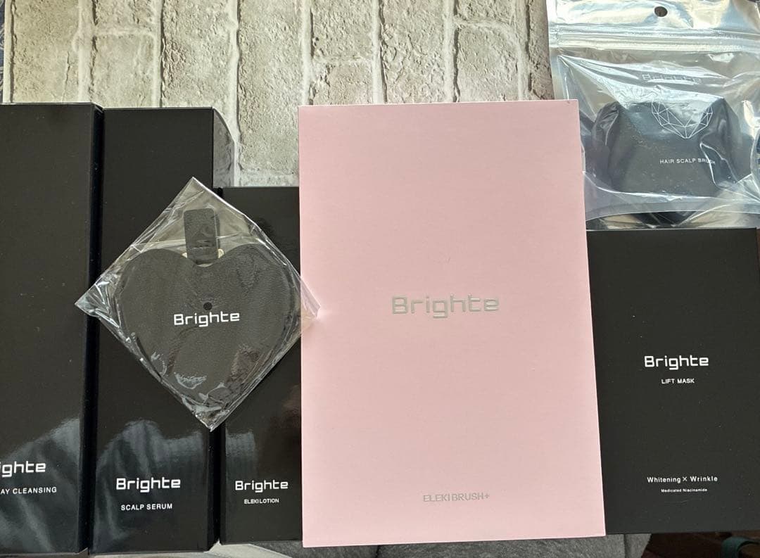 ブライト エレキブラシ+（ピンク）ローション、セラム、クレンジング等 Brighte(ブライト) | つまり、瞬間リフトアップ