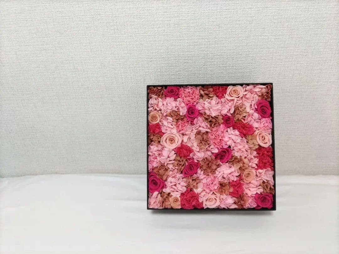 nicolai bergmann 新品プリザーブドフラワーアレンジメントLサイズ PF-CUBE-Pink_Green-01-bag?$