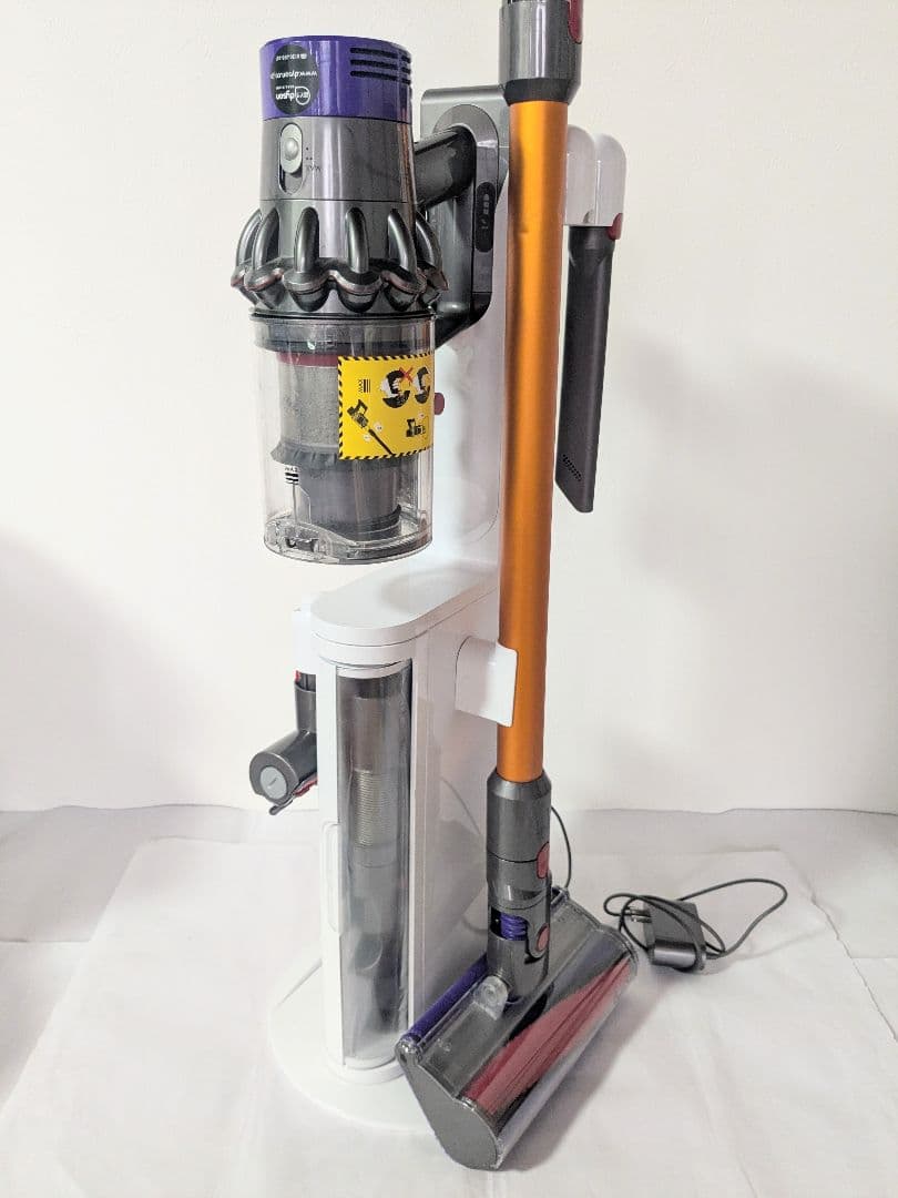 【50分稼働】ダイソン掃除機V10 スタンド(フロアドック)付き　④ Dyson Cyclone V10 専用充電スタンド | 掃除機 | ダイソン公式
