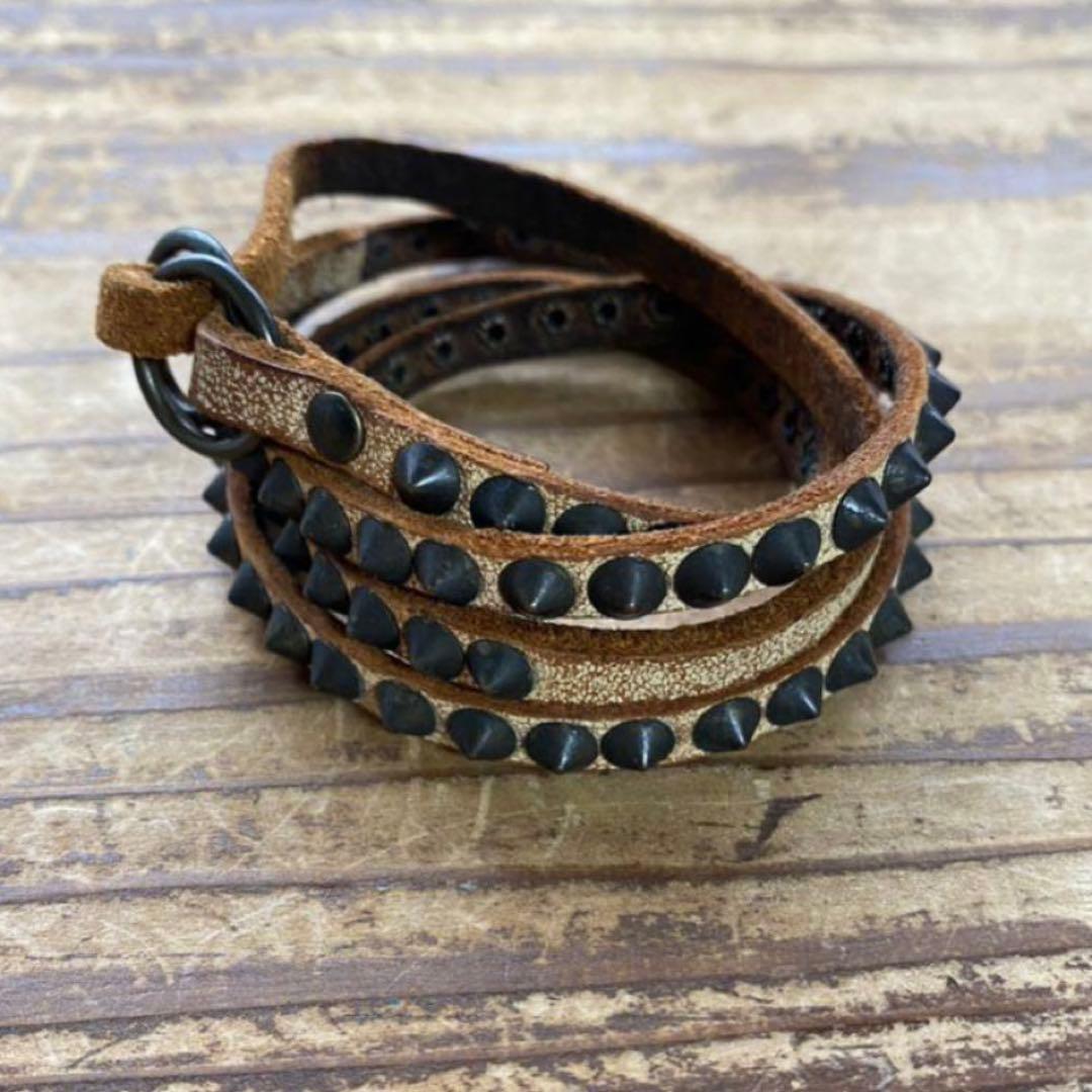 HTC エイチティーシー トゲ スタッズ レザー 4重巻き ブレスレット