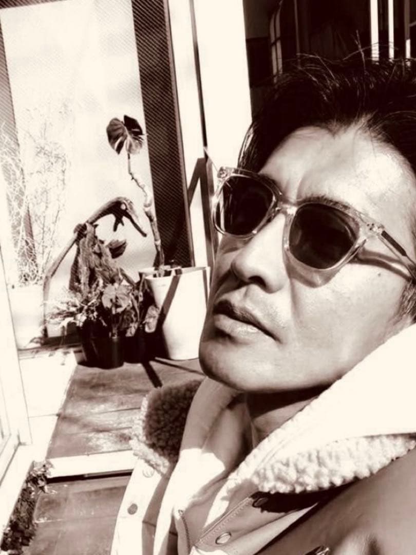 OWNDAYS 調光サングラス キムタク着用、同型別色モデル - メルカリ