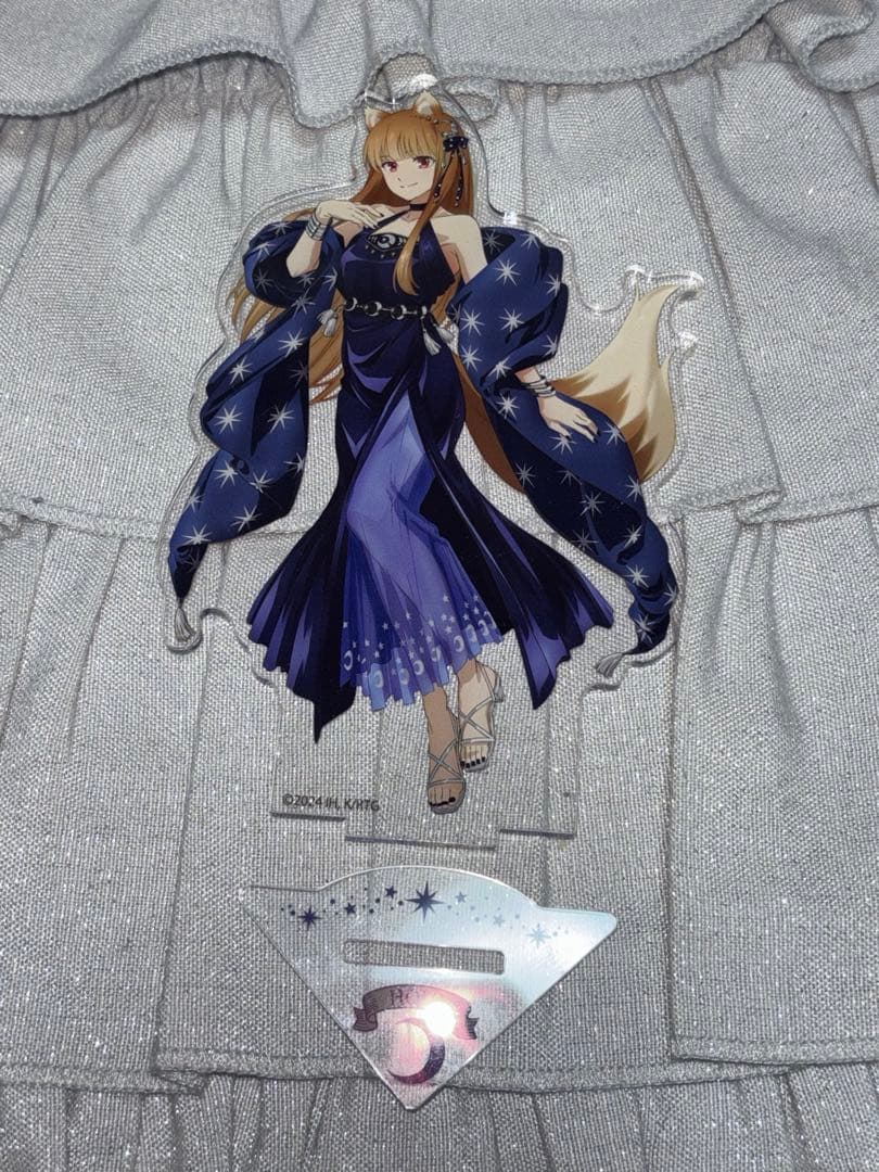 狼と香辛料 ホロ アクリルスタンド - メルカリ