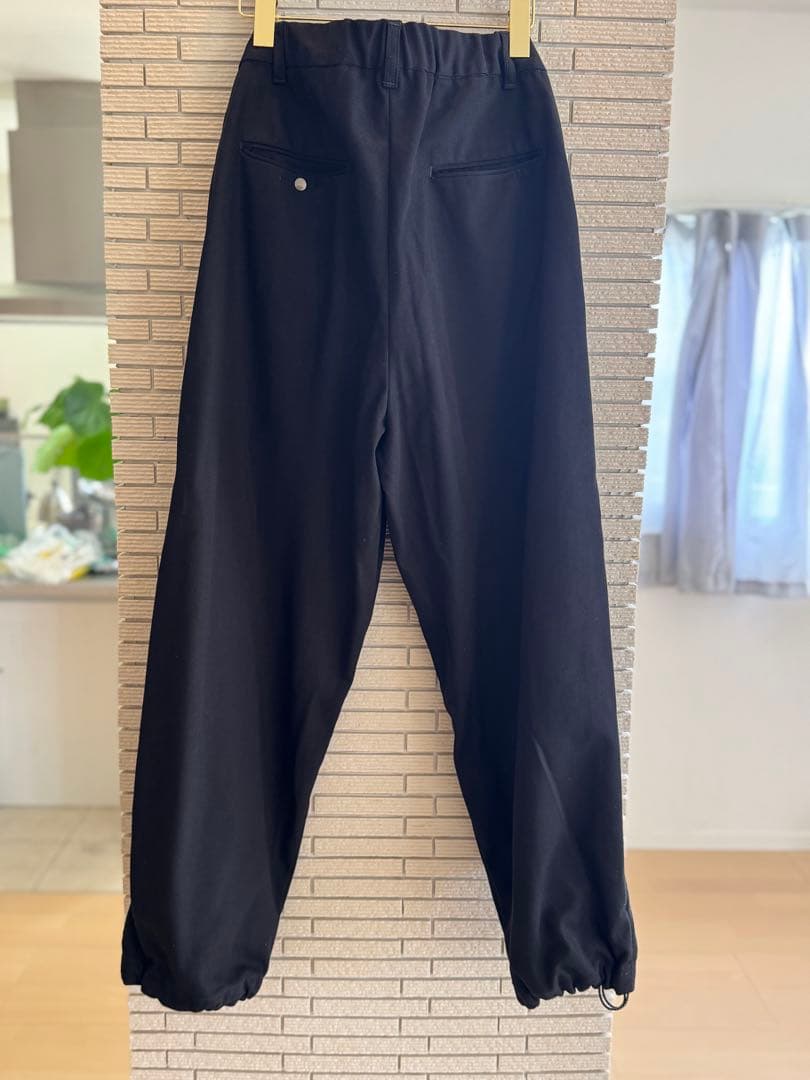 ALOUND TWO TUCK TAPERED CHINO PANTS - メルカリ