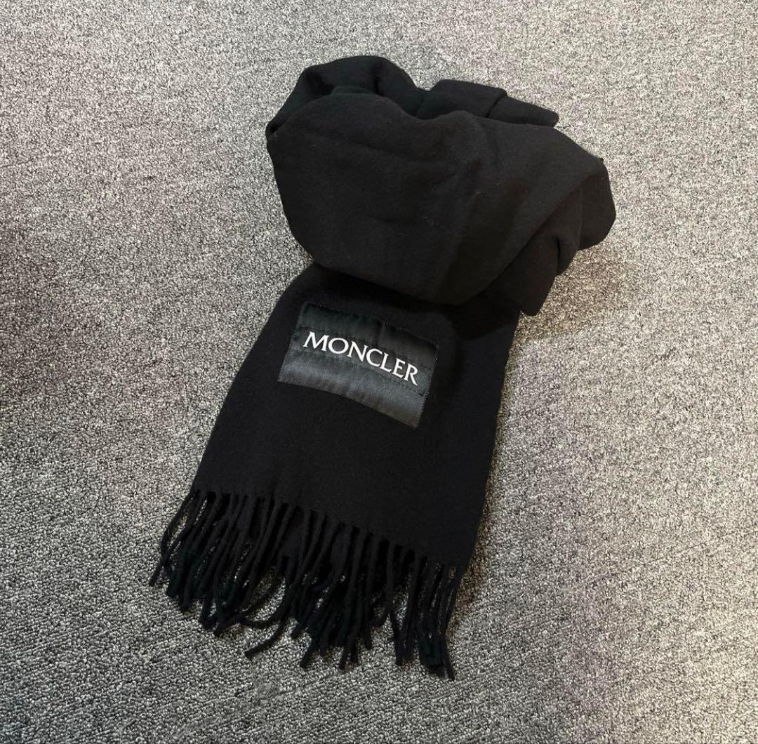 美品 モンクレール マフラー - メルカリ