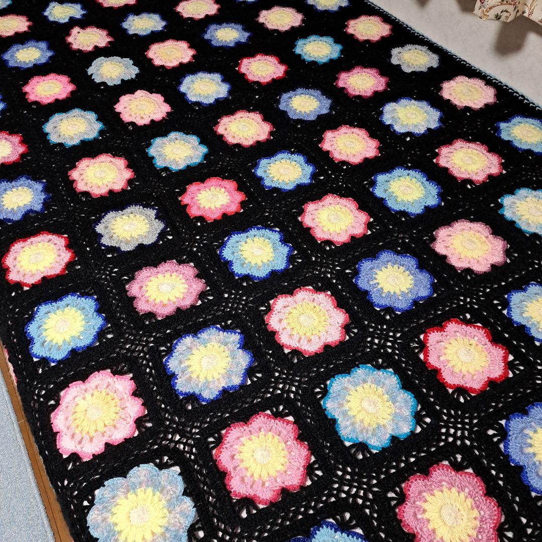 (117)【グラニースクエア】ハンドメイド ☆ ブランケット☆ベッドカバー Amazon｜ハンドメイド グラニー スクエア かぎ針編み スロー