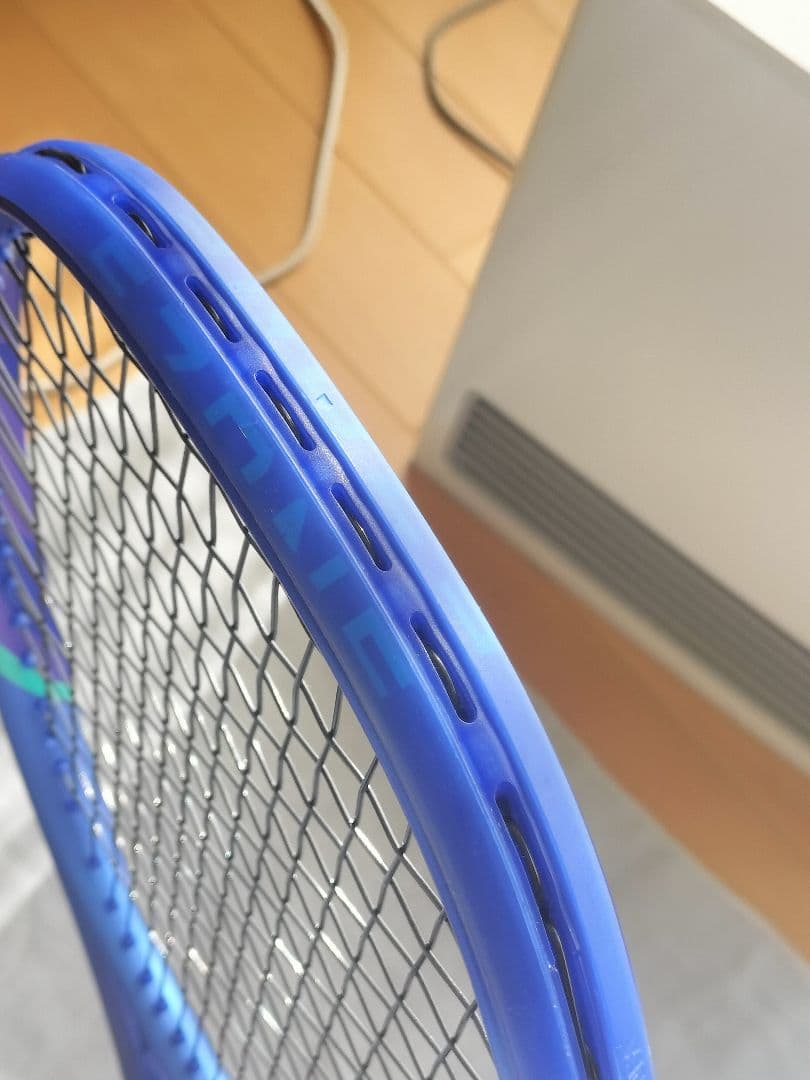 EZONE98（シューズケース新品付） YONEXイーゾーンテニスラケットG2