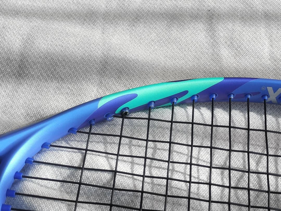 EZONE98（シューズケース新品付） YONEXイーゾーンテニスラケットG2