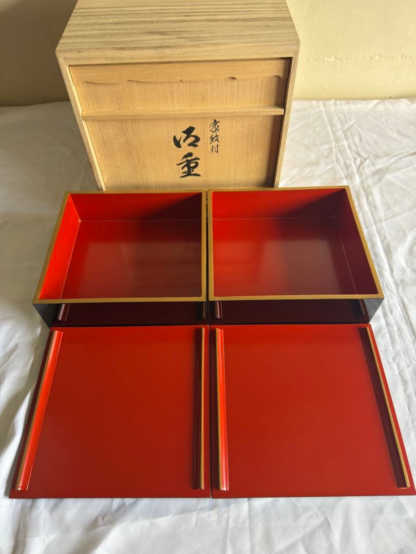 輪島塗の御重（お重箱）紋入、重台付き - メルカリ